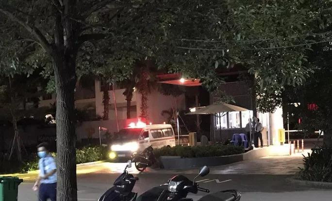 Chung cư nơi cháu bé 13 tuổi rơi lầu tử vong