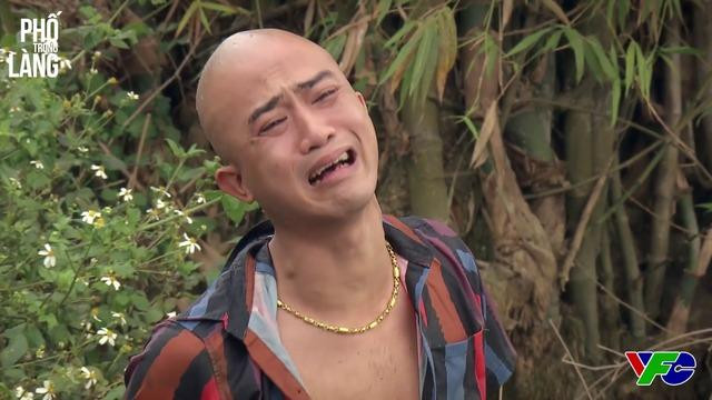 Mến bất lực khi không tìm được bé Tình Mến bất lực khi không tìm được bé Tình