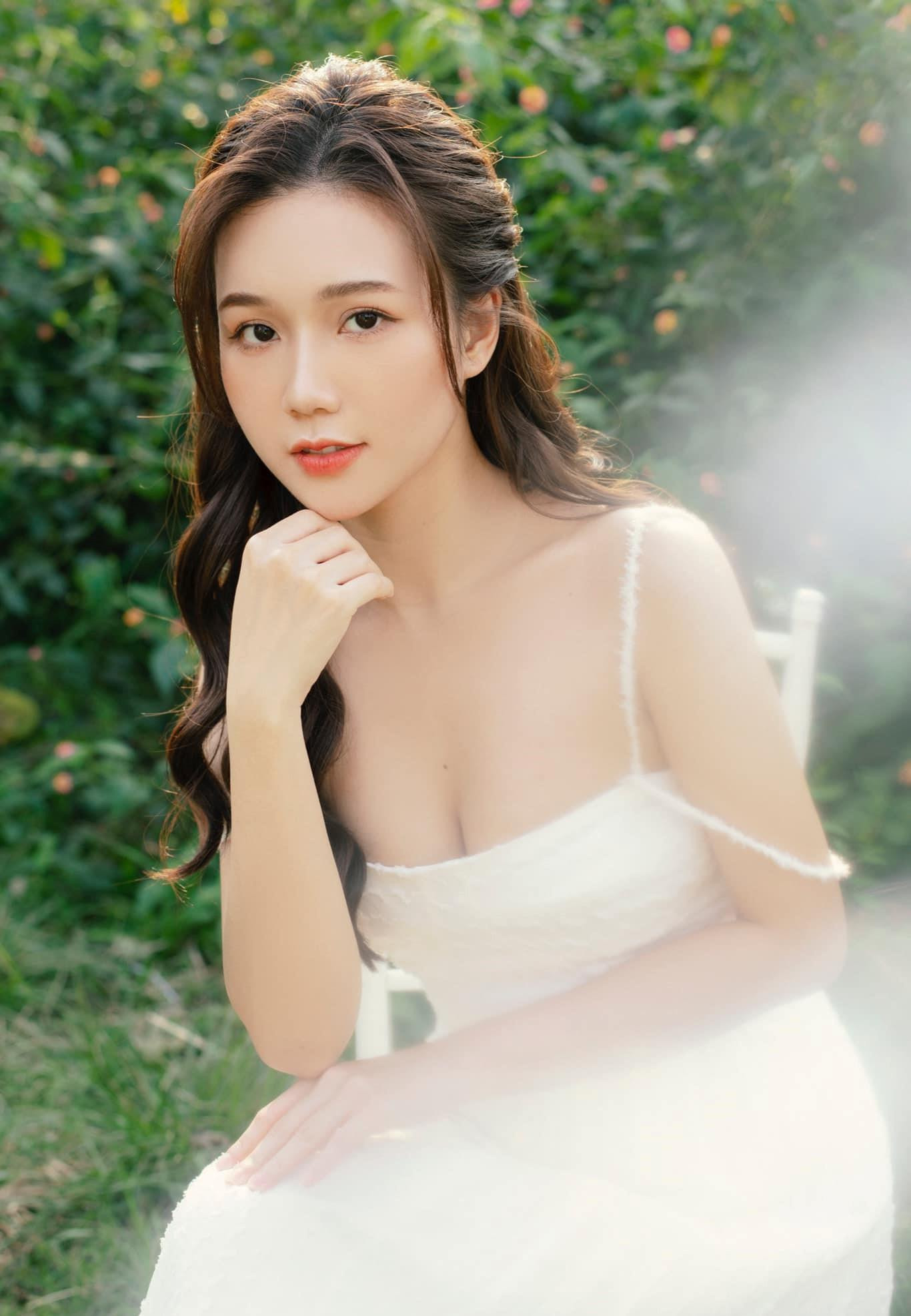 Được biết, nữ diễn viên vừa hồi phục sức khỏe sau khi mắc COVID-19. Cô chia sẻ đã sẵn sàng trở lại công việc, chuẩn bị cho các dự án tiếp theo.