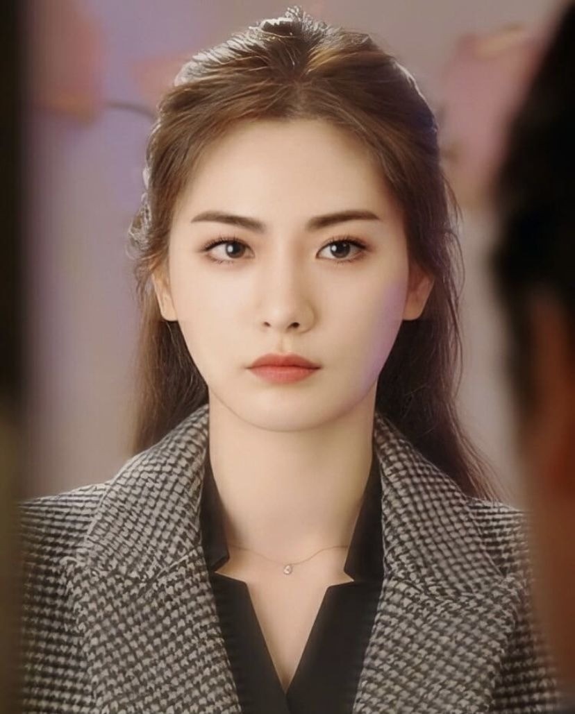 Nana (cựu After School) có biệt danh là búp bê Barbie. Cô từng là idol và hiện hoạt động với vai trò diễn viên. Người đẹp sinh năm 1991 giữ được vẻ trẻ trung và ngày càng sang trọng, thanh lịch. Nana từng đứng đầu bảng xếp hạng 100 gương mặt đẹp nhất thế giới trong hai năm 2014 và 2015. Nana (cựu After School) có biệt danh là búp bê Barbie. Cô từng là idol và hiện hoạt động với vai trò diễn viên. Người đẹp sinh năm 1991 giữ được vẻ trẻ trung và ngày càng sang trọng, thanh lịch. Nana từng đứng đầu bảng xếp hạng 100 gương mặt đẹp nhất thế giới trong hai năm 2014 và 2015.