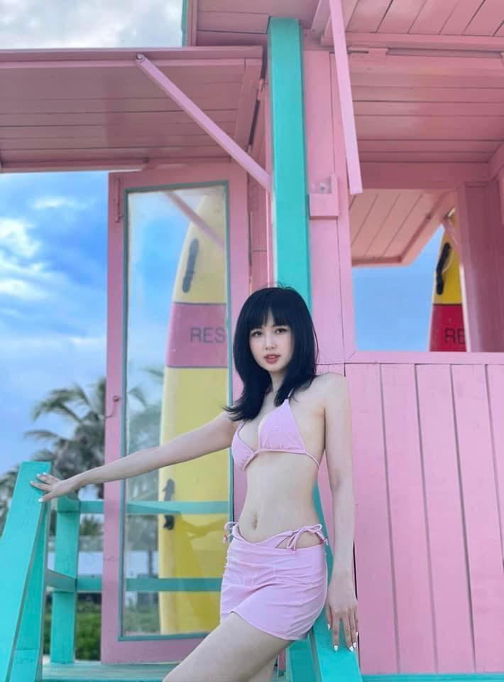 Cư dân mạng xuýt xoa trước vóc dáng nuột nà của Tâm Tít dù cô đã trải qua 2 lần sinh nở.