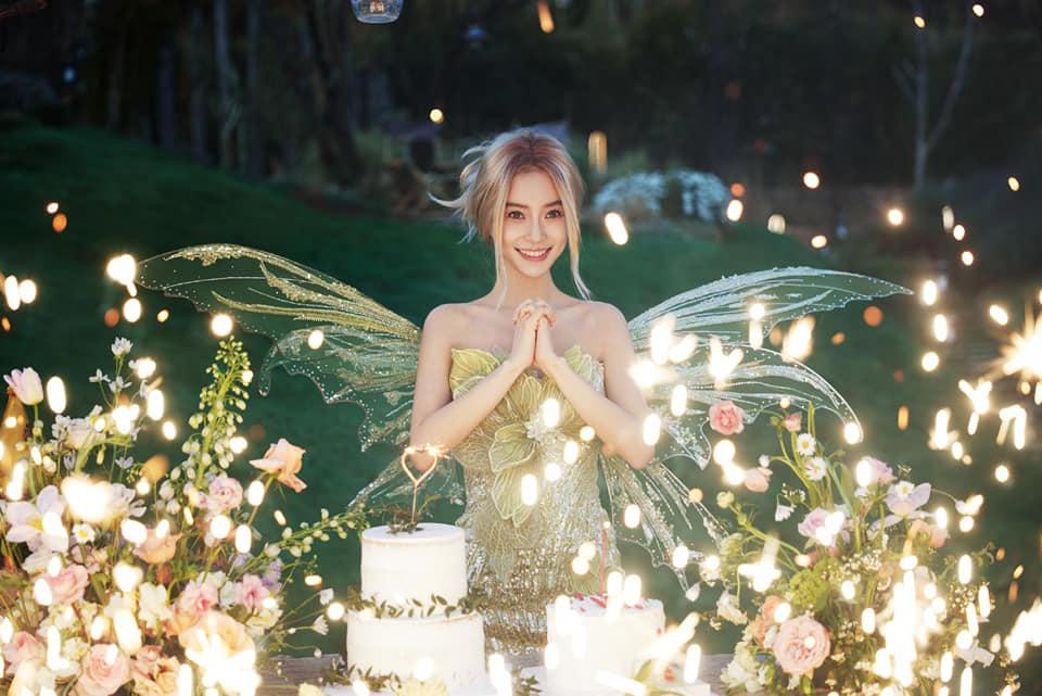 Angela Baby Dương Dĩnh gây &quot;sốc&quot; bởi màn hóa trang thành nàng Tinker Bell không khác gì bản live-action.
