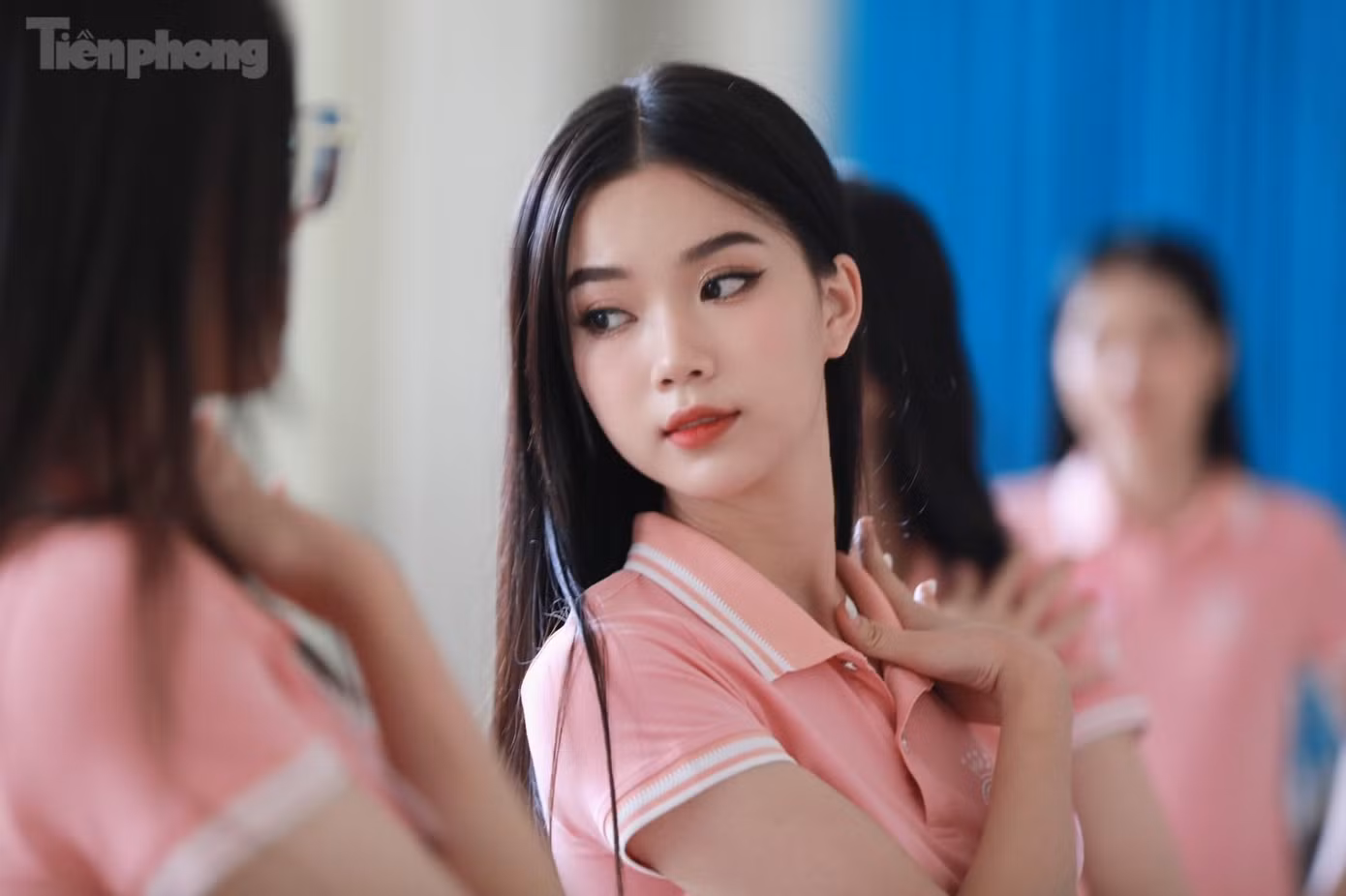 Nữ sinh Ngoại thương giữ được phong độ ổn định qua các vòng thi. Ảnh: Hồng Vĩnh.