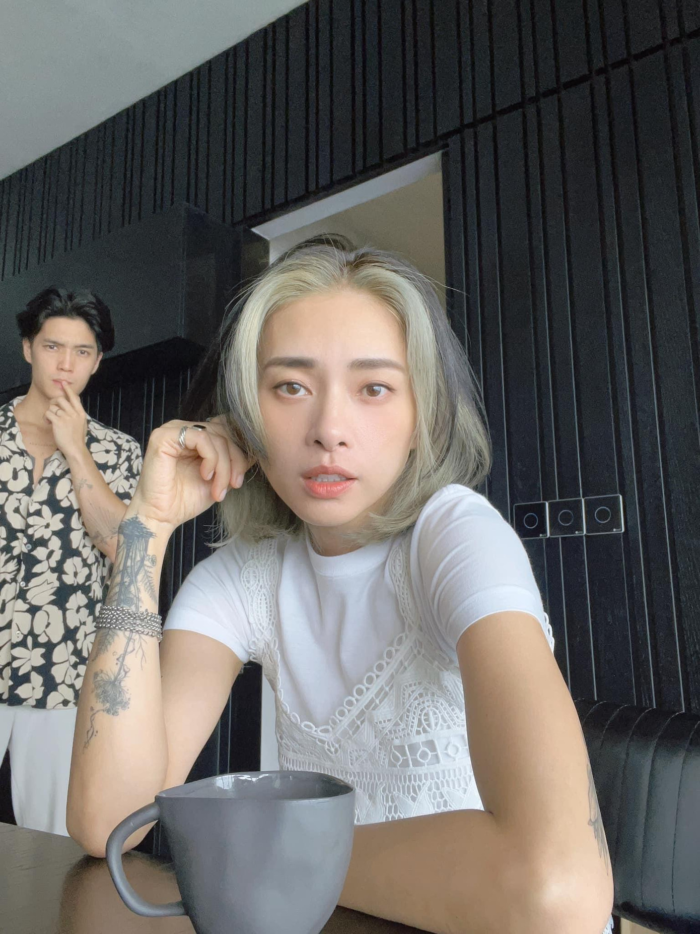 Hình ảnh mới nhất được Ngô Thanh Vân chia sẻ trên mạng xã hội. “Đố tìm được điểm khác biệt trong tấm ảnh này! Ai nói đúng có thưởng”, cô viết. Hình ảnh mới nhất được Ngô Thanh Vân chia sẻ trên mạng xã hội. “Đố tìm được điểm khác biệt trong tấm ảnh này! Ai nói đúng có thưởng”, cô viết.