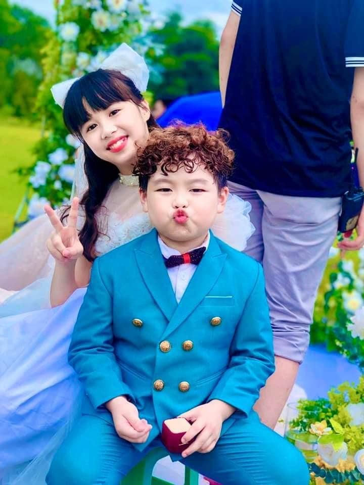 Hai chị em Sam, So Hai chị em Sam, So