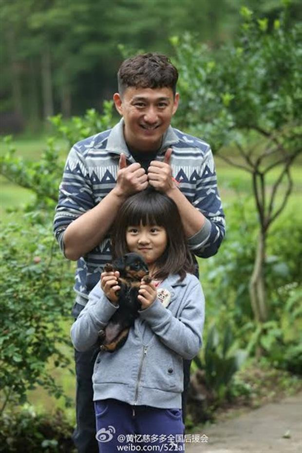 Từ ngày bé, Huỳnh Đa Đa (tên thật là Huỳnh Ức Từ) đã nhận được sự chú ý khi tham gia Bố ơi mình đi đâu thế? bản Trung mùa 2. Khi ấy, cô bé lên 8 và được yêu thích nhờ sự thông minh, lanh lợi lại rất ngoan ngoãn, lễ phép.