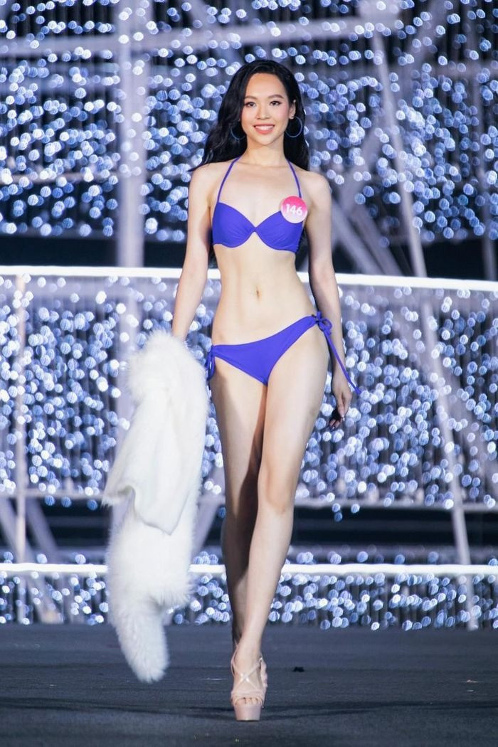 Trước đêm chung kết, Thùy Linh góp mặt trong top 3 Người đẹp biển, phần thi tôn vinh cô gái có hình thể nóng bỏng. Cô có đôi chân dài so với tỷ lệ vóc dáng và nụ cười rạng rỡ. Đây là những điểm mà người đẹp xứ Thanh tự tin. Tại vòng thi Người đẹp Nhân ái, Thùy Linh thực hiện dự án “Người mang hạnh phúc” cùng Tường Vi. Thông qua dự án nhân ái này, cô hy vọng có thể lan toả rộng rãi hơn CLB Chụp ảnh cưới miễn phí cho các cặp khó khăn và người khuyết tật. Từ đó có thể mang hạnh phúc và thực hiện được ước mơ của nhiều người hơn. Trước đêm chung kết, Thùy Linh góp mặt trong top 3 Người đẹp biển, phần thi tôn vinh cô gái có hình thể nóng bỏng. Cô có đôi chân dài so với tỷ lệ vóc dáng và nụ cười rạng rỡ. Đây là những điểm mà người đẹp xứ Thanh tự tin. Tại vòng thi Người đẹp Nhân ái, Thùy Linh thực hiện dự án “Người mang hạnh phúc” cùng Tường Vi. Thông qua dự án nhân ái này, cô hy vọng có thể lan toả rộng rãi hơn CLB Chụp ảnh cưới miễn phí cho các cặp khó khăn và người khuyết tật. Từ đó có thể mang hạnh phúc và thực hiện được ước mơ của nhiều người hơn.