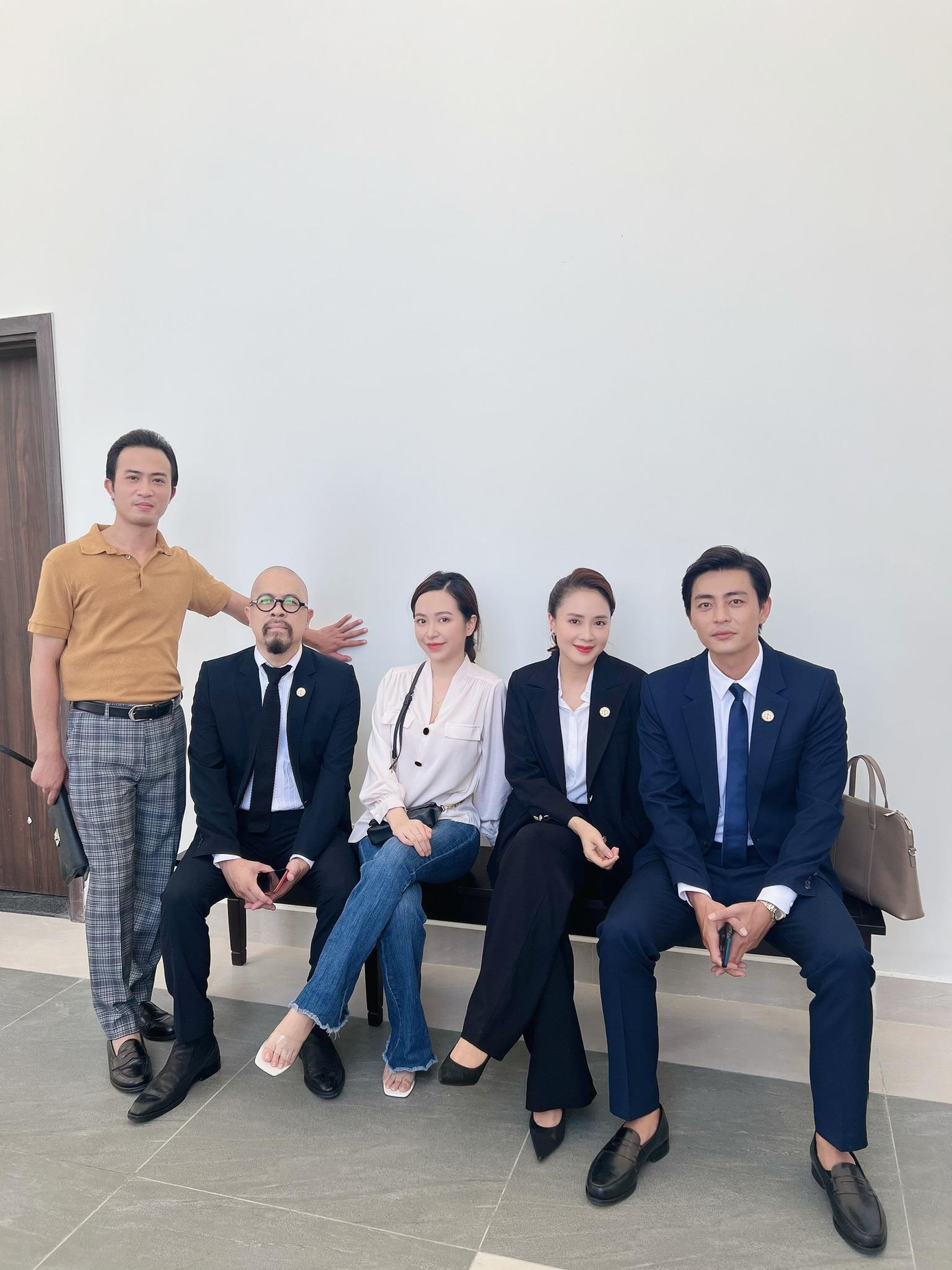 Bên cạnh Việt Anh, Hồng Diễm, Người vợ tốt quy tụ dàn diễn viên nổi tiếng khác như Thu Quỳnh, Doãn Quốc Đam, Hà Việt Dũng, gương mặt diễn viên miền Nam – Quốc Huy.