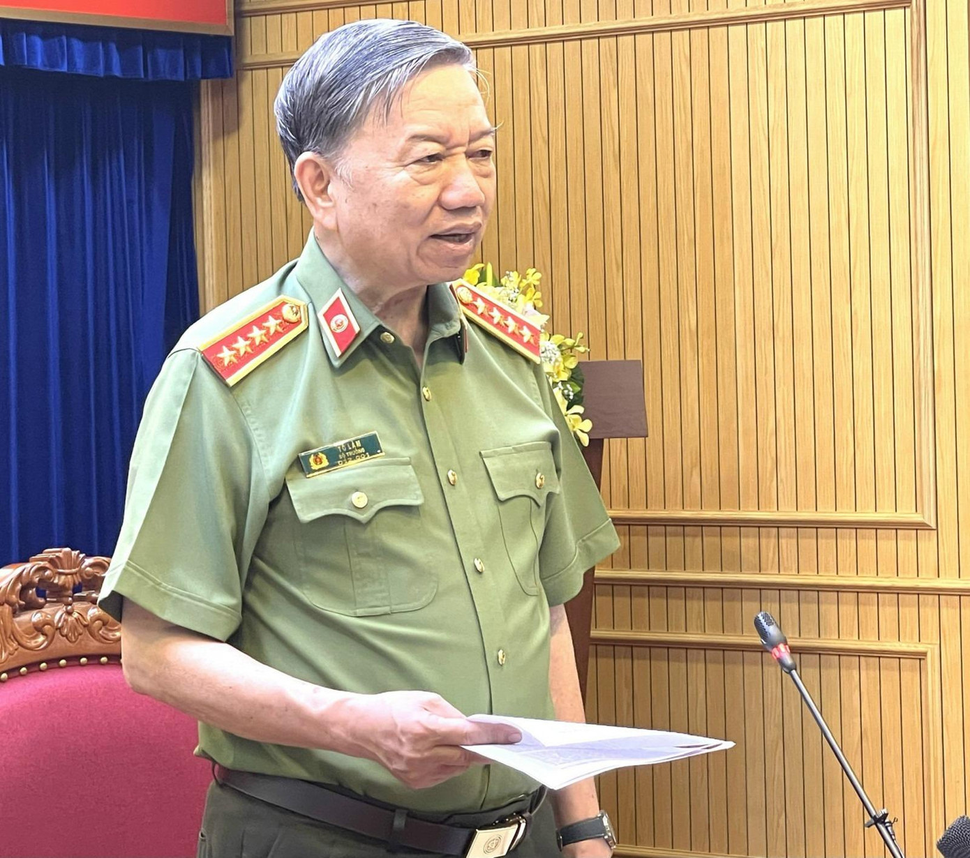 Bộ trưởng Bộ Công an Tô Lâm phát biểu chỉ đạo tại buổi làm việc.