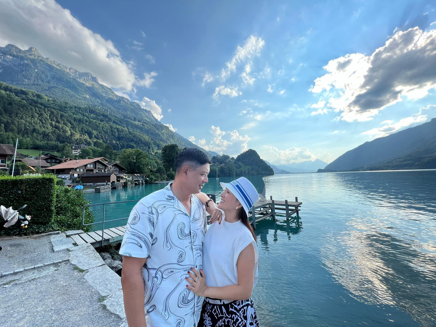 Vợ chồng Bình Minh-Anh Thơ và nhóm bạn thân thiết đang có chuyến du lịch trải nghiệm tại châu Âu hâm nóng tình cảm. Ảnh: Le Anh Tho