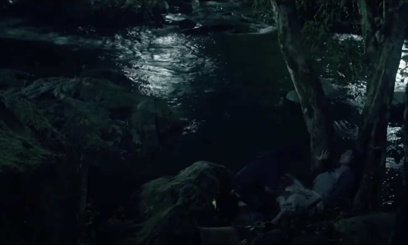 Mô đỡ đẻ cho Loan ngay tại bờ suối. Ảnh: CMH. Mô đỡ đẻ cho Loan ngay tại bờ suối. Ảnh: CMH.