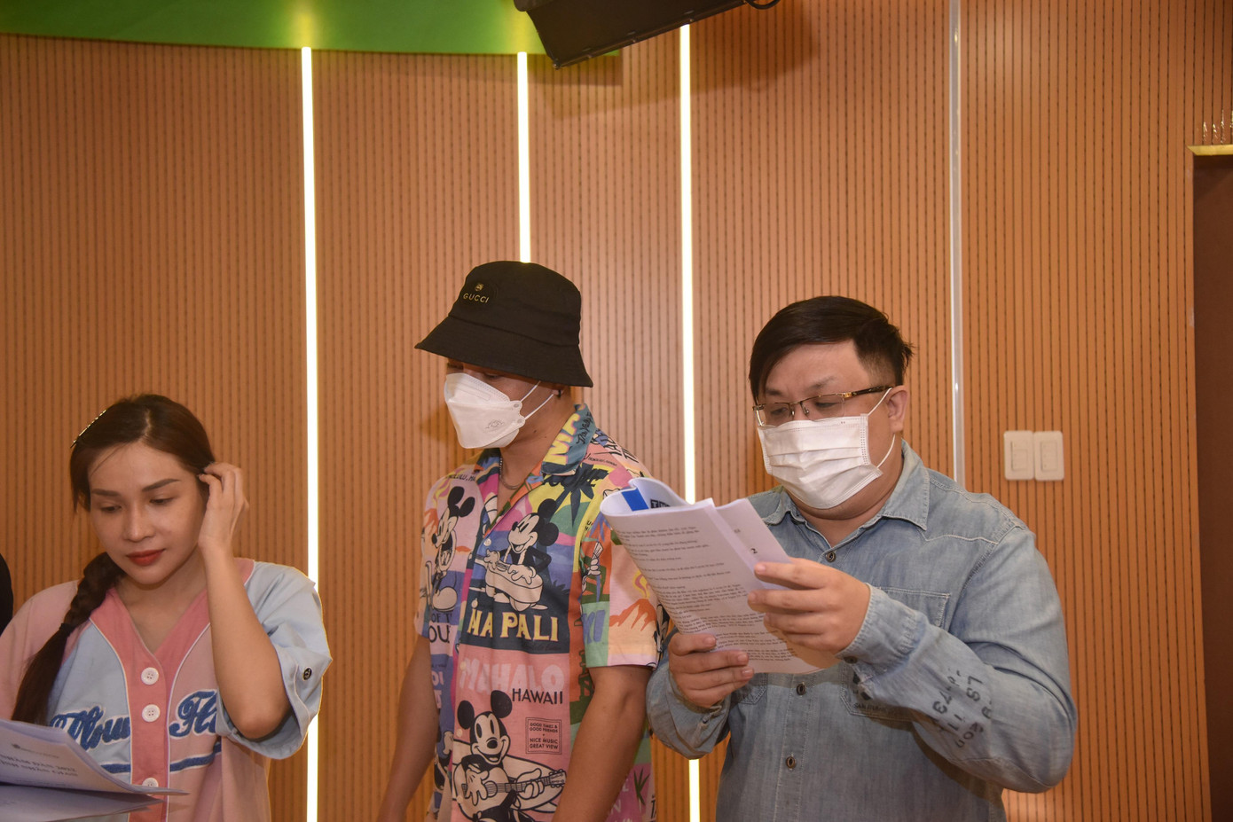 Gắn bó cùng chương trình hài cuối năm ở mùa thứ năm, bộ ba “nhà Táo” vẫn sẽ là những cái tên quen thuộc, gắn bó với đại gia đình Táo Xuân, đó chính là Khả Như (Táo Hồng), Đại Nghĩa (Táo Đỏ), Hứa Minh Đạt (Táo Xanh).