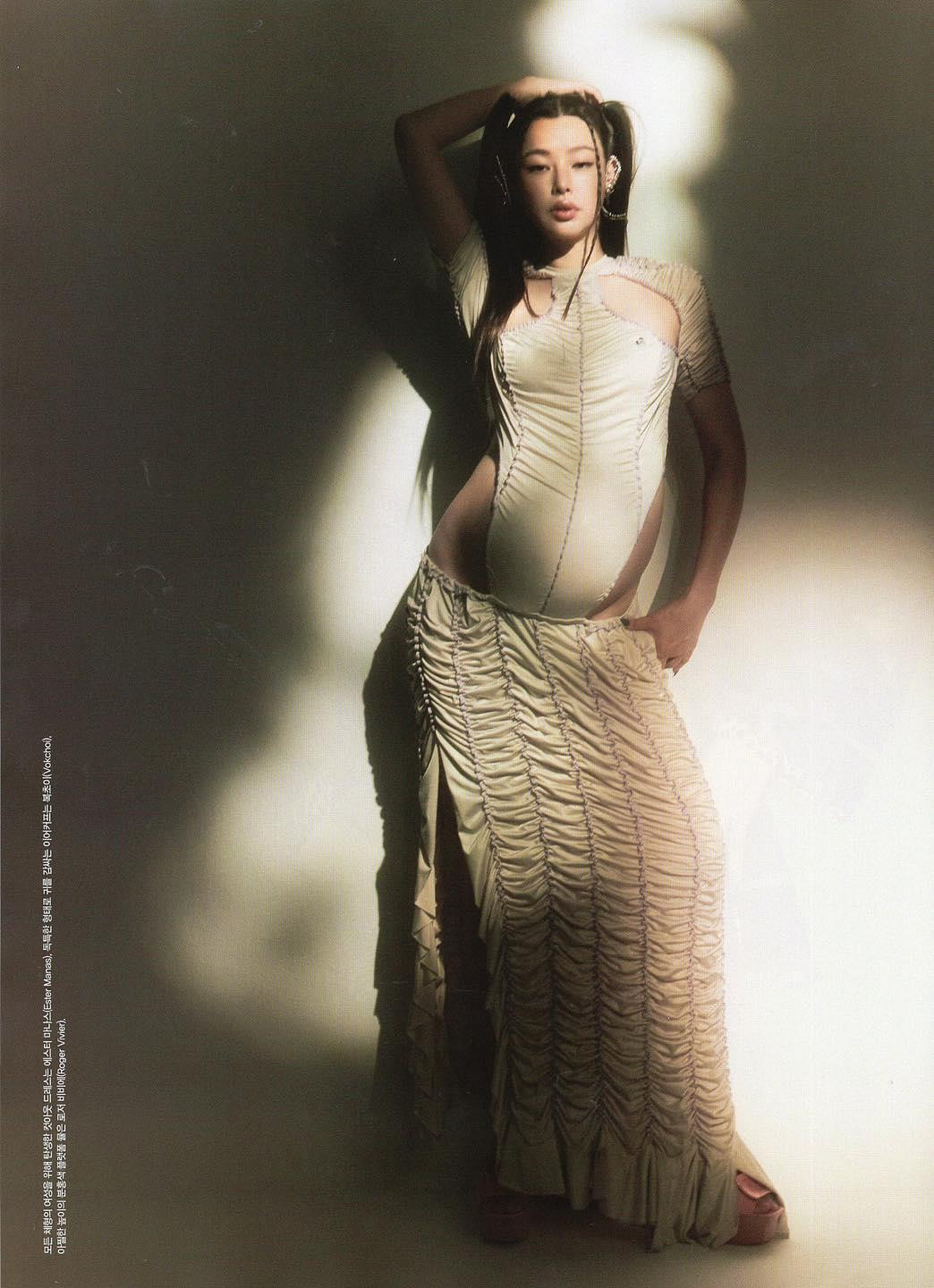 Cuối năm 2021, Honey Lee đã tổ chức một hôn lễ nhỏ, thân mật ở Seoul với bạn trai ngoài ngành người Mỹ gốc Hàn. Theo truyền thông xứ Kim chi, cặp đôi hòa hợp, đồng điệu về sở thích, quan điểm sống.