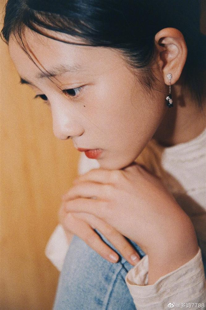 Hội tụ đầy đủ tài lẫn sắc, lại là “con nhà nòi”, Đa Đa được kỳ vọng sẽ trở thành tiểu hoa đán trong tương lai của showbiz Hoa ngữ.