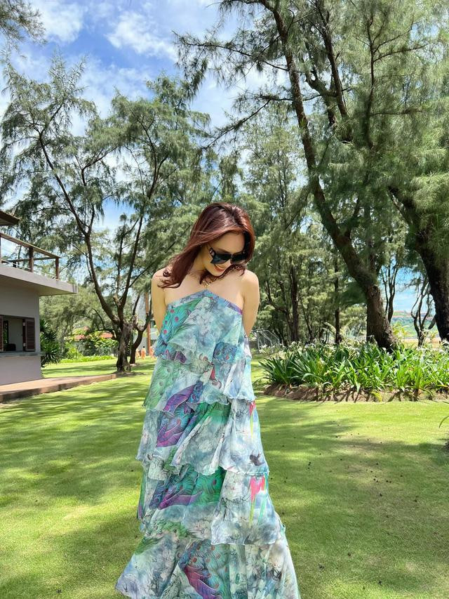 Hồng Diễm ngày càng trẻ trung, xinh đẹp. Cô đang chuẩn bị trở lại sóng VTV với dự án phim mới. Hồng Diễm ngày càng trẻ trung, xinh đẹp. Cô đang chuẩn bị trở lại sóng VTV với dự án phim mới.