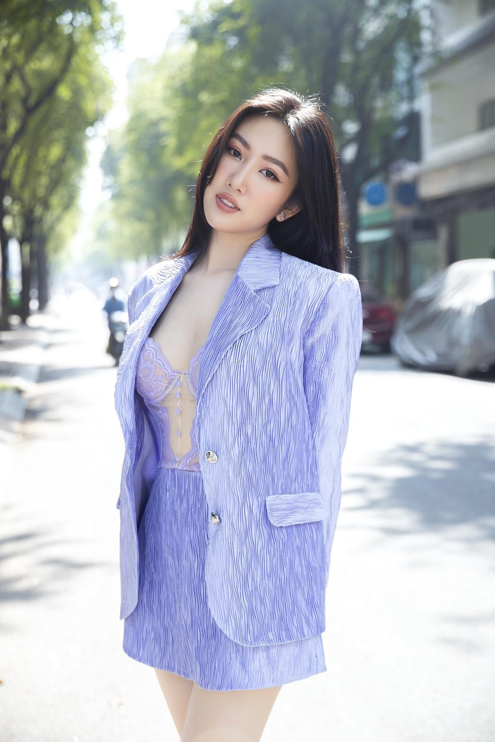 Là gương mặt diễn viên, nhân vật gameshow truyền hình cực ăn khách trong những năm gần đây, Thúy Ngân luôn nhận được nhiều sự quan tâm của công chúng mỗi khi xuất hiện.