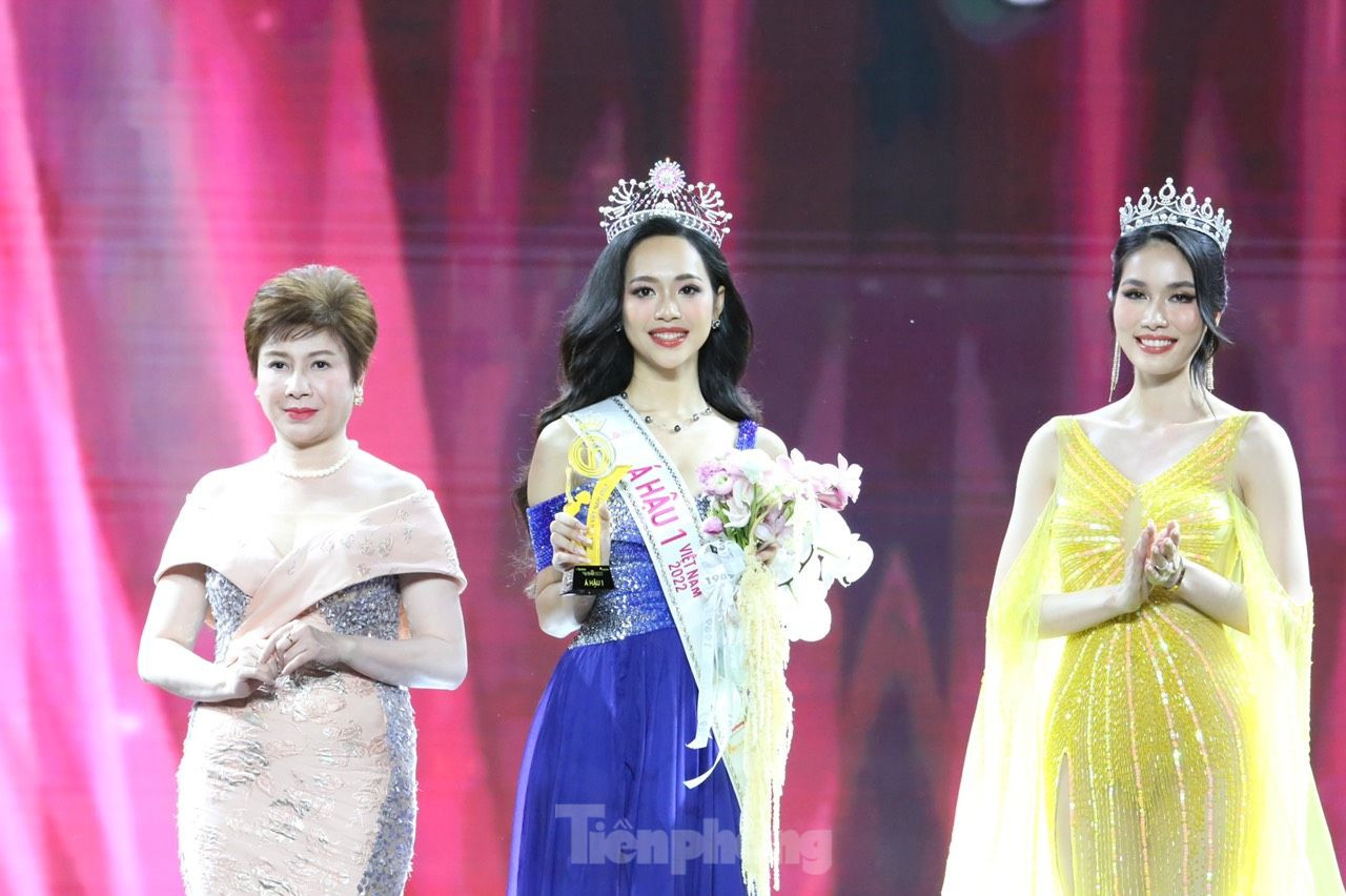 Nữ sinh Thanh Hóa nhận giải thưởng phụ Người có làn da đẹp nhất. Nữ sinh Thanh Hóa nhận giải thưởng phụ Người có làn da đẹp nhất.