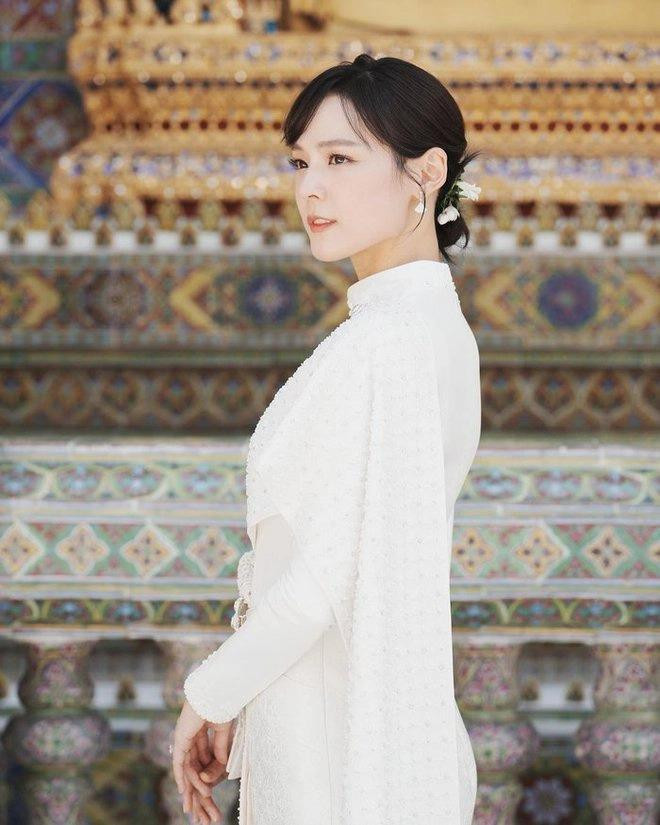 Pattie sinh năm 1991, tên thật Ungsumalynn Sirapatsakmetha, là người Thái gốc Hoa. Cô được nhận xét là người đẹp không tuổi của showbiz Thái. Năm 16 tuổi, cô làm mẫu ảnh và nổi tiếng vượt bậc khi đóng phim Tuổi nổi loạn. Một số bộ phim có sự tham gia của Pattie Ungsumalynn như Chuyện tình Bangkok, Hoàng cung, Nàng dâu bão táp... Pattie sinh năm 1991, tên thật Ungsumalynn Sirapatsakmetha, là người Thái gốc Hoa. Cô được nhận xét là người đẹp không tuổi của showbiz Thái. Năm 16 tuổi, cô làm mẫu ảnh và nổi tiếng vượt bậc khi đóng phim Tuổi nổi loạn. Một số bộ phim có sự tham gia của Pattie Ungsumalynn như Chuyện tình Bangkok, Hoàng cung, Nàng dâu bão táp...