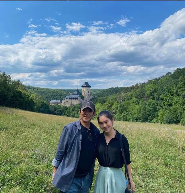 Hình ảnh mới nhất của Lý Liên Kiệt và con gái tại Cộng hòa Séc. Hình ảnh mới nhất của Lý Liên Kiệt và con gái tại Cộng hòa Séc.