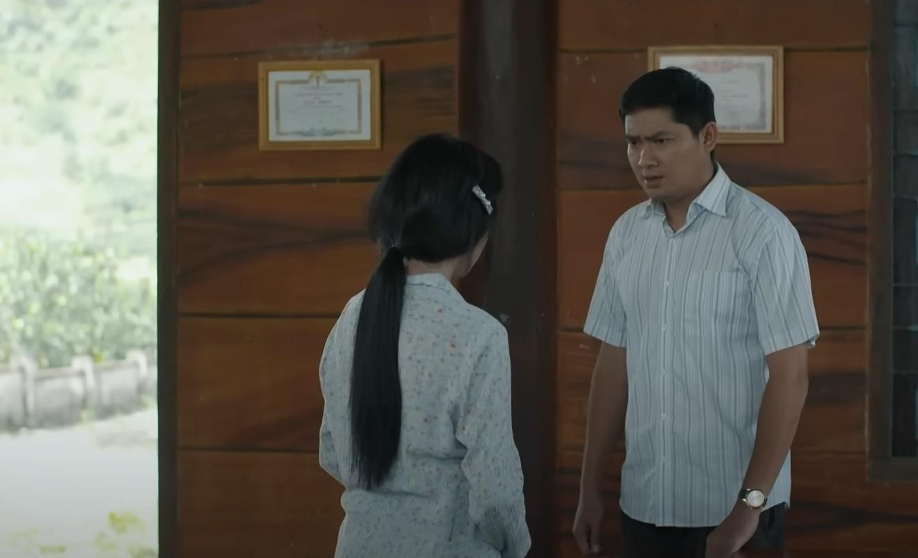 Hào khuyên Loan đồng ý lấy Mô Gù cho yên cửa yên nhà. Ảnh: CMH.