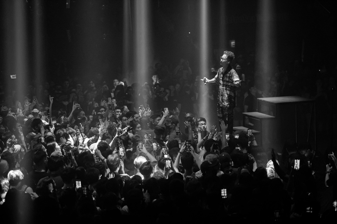 Sân khấu mãn nhãn, tạo nên bữa tiệc về thị giác dành cho hơn 5000 khán giả.