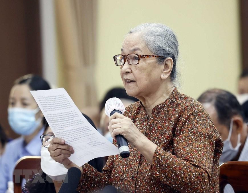 Cử tri Nguyễn Thị Nguyệt, phường Cô Giang phát biểu. (Ảnh: Thống Nhất/TTXVN)