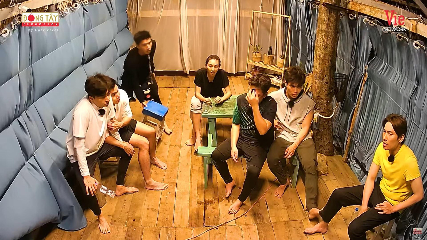 Kiều Minh Tuấn không hài lòng với lịch quay của ê-kíp Kiều Minh Tuấn không hài lòng với lịch quay của ê-kíp