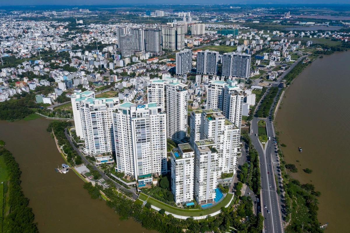 Giá bất động sản vẫn ở mức cao so với khả năng chi trả của đa số người dân. Ảnh: Quỳnh Danh. Giá bất động sản vẫn ở mức cao so với khả năng chi trả của đa số người dân. Ảnh: Quỳnh Danh.