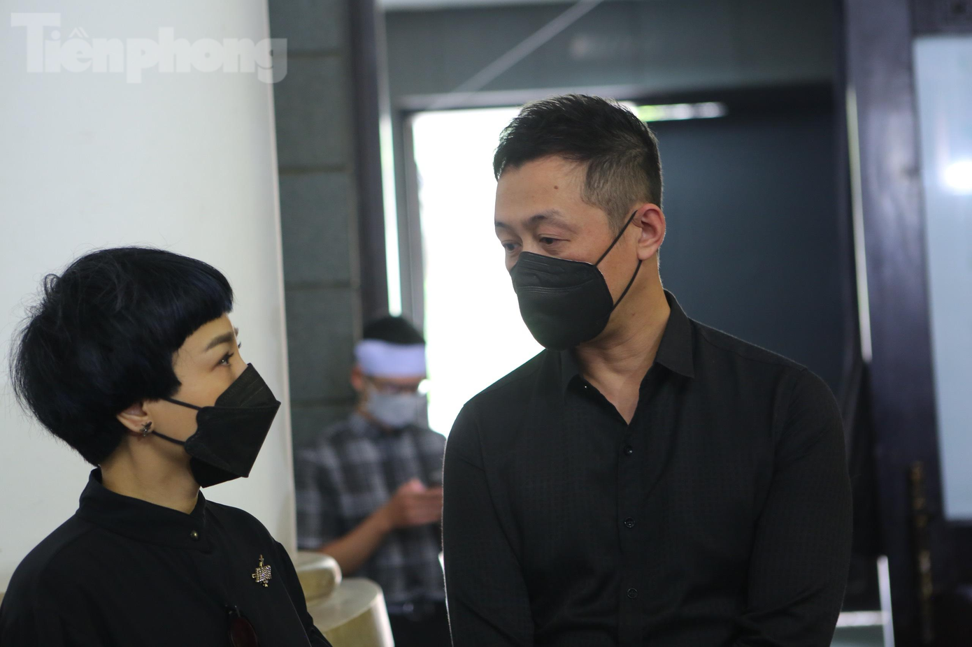 MC Anh Tuấn chia sẻ về cố nhạc sĩ: "Anh Châu rất hiền lành, đáng yêu trong mọi thứ. Anh ấy nhiệt tình với tất cả anh em bạn bè. Trong suốt bao nhiêu năm làm Trò chơi âm nhạc, anh Châu phụ trách nhiều mảng. Anh em tôi gắn bó với nhau".