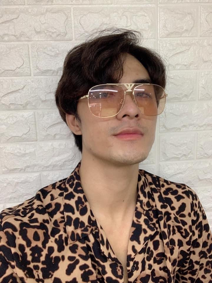 Vẻ ngoài thu hút của Doãn Chí Kiên khi chưa để râu, nuôi tóc dài.