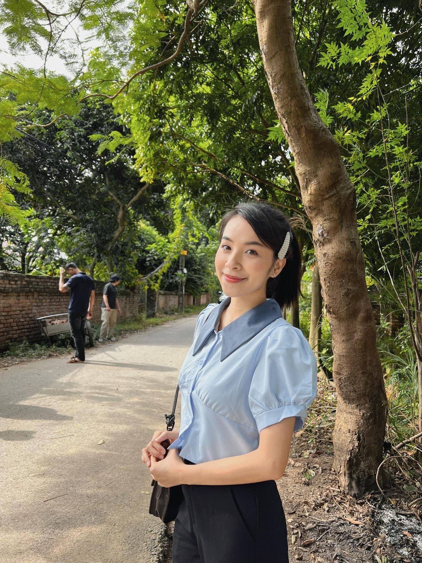 Trần Vân sinh năm 1997, là diễn viên quen mặt của VFC, cô từng gây ấn tượng trong phim Phố trong làng. Trần Vân sinh năm 1997, là diễn viên quen mặt của VFC, cô từng gây ấn tượng trong phim Phố trong làng.