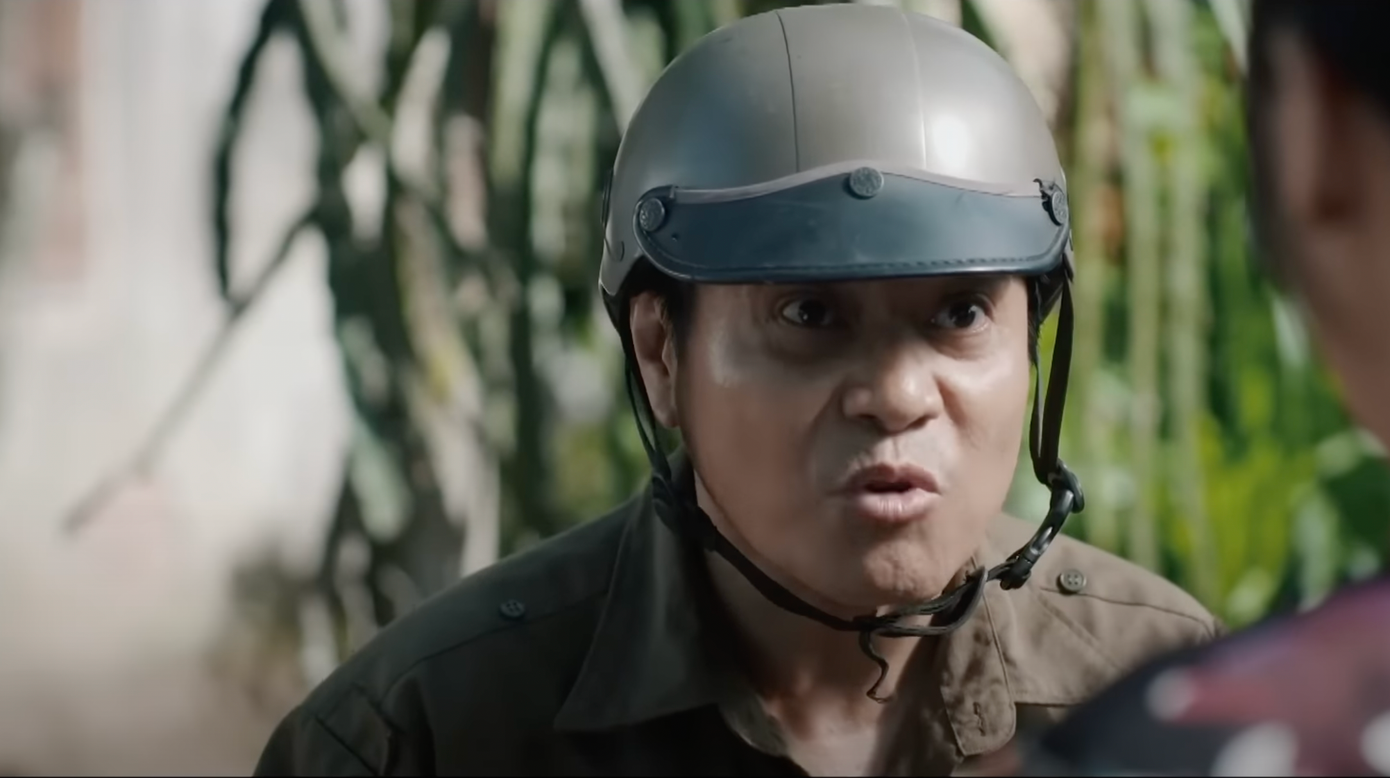 Cán bộ nghi ngờ thái độ của Xuân. Ảnh: CMH.