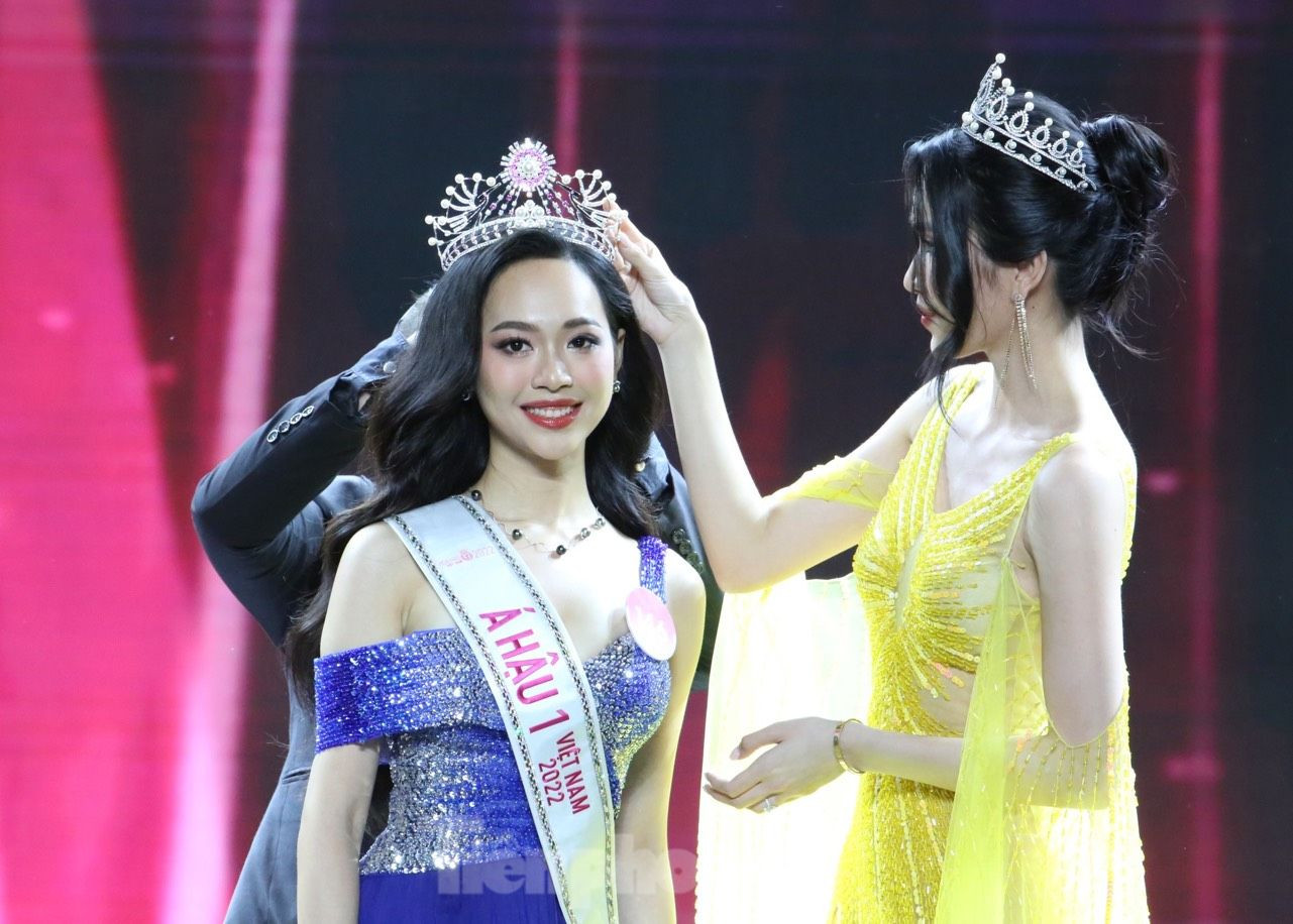 Tối 23/12, Trịnh Thùy Linh (SBD 146), sinh năm 2003, quê Thanh Hóa đoạt danh hiệu Á hậu 1 Hoa hậu Việt Nam 2022 tại chung kết diễn ra ở TP.HCM. Tối 23/12, Trịnh Thùy Linh (SBD 146), sinh năm 2003, quê Thanh Hóa đoạt danh hiệu Á hậu 1 Hoa hậu Việt Nam 2022 tại chung kết diễn ra ở TP.HCM.