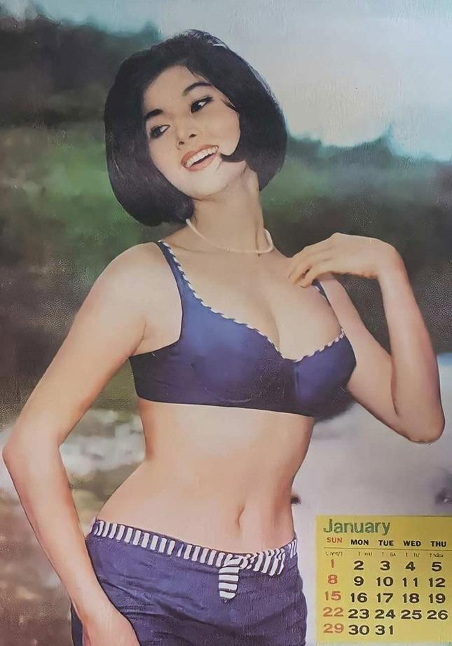 Bà cũng là ngôi sao hiếm hoi thử sức với phong cách gợi cảm, táo bạo trên các bìa ảnh lịch.