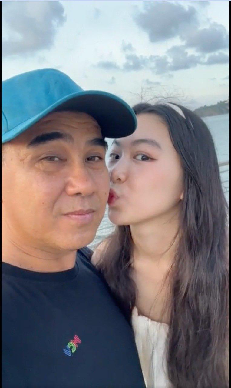 Lọ Lem xinh đẹp xuất hiện tình cảm bên cha.