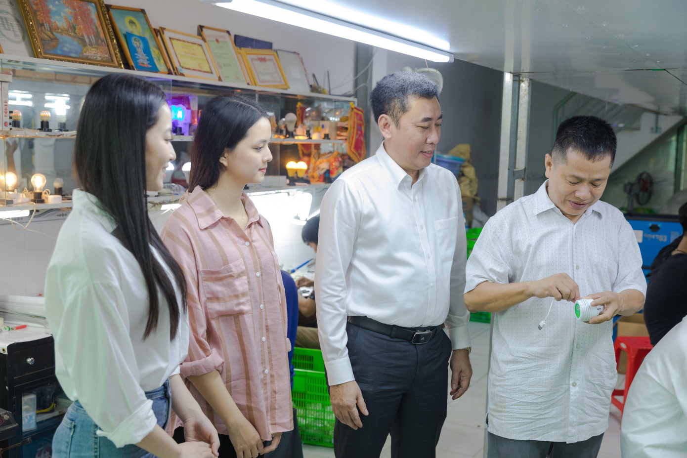 Trung tâm dạy nghề của Tín nuôi dạy, tạo việc làm cho người khuyết tật.