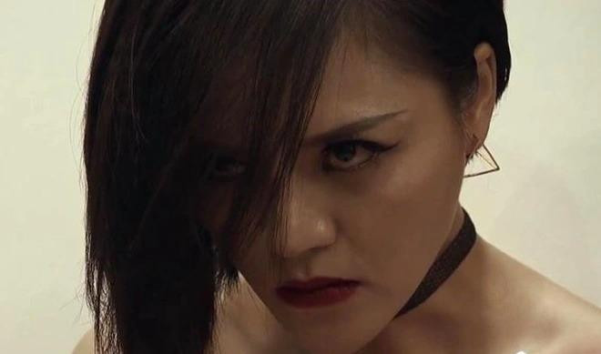 Nếu nói diễn viên nữ khiến khán giả ấn tượng nhất trong Quỳnh Búp Bê, ắt hẳn cái tên Thu Quỳnh sẽ được nhiều người réo gọi đầu tiên. Nếu nói diễn viên nữ khiến khán giả ấn tượng nhất trong Quỳnh Búp Bê, ắt hẳn cái tên Thu Quỳnh sẽ được nhiều người réo gọi đầu tiên.