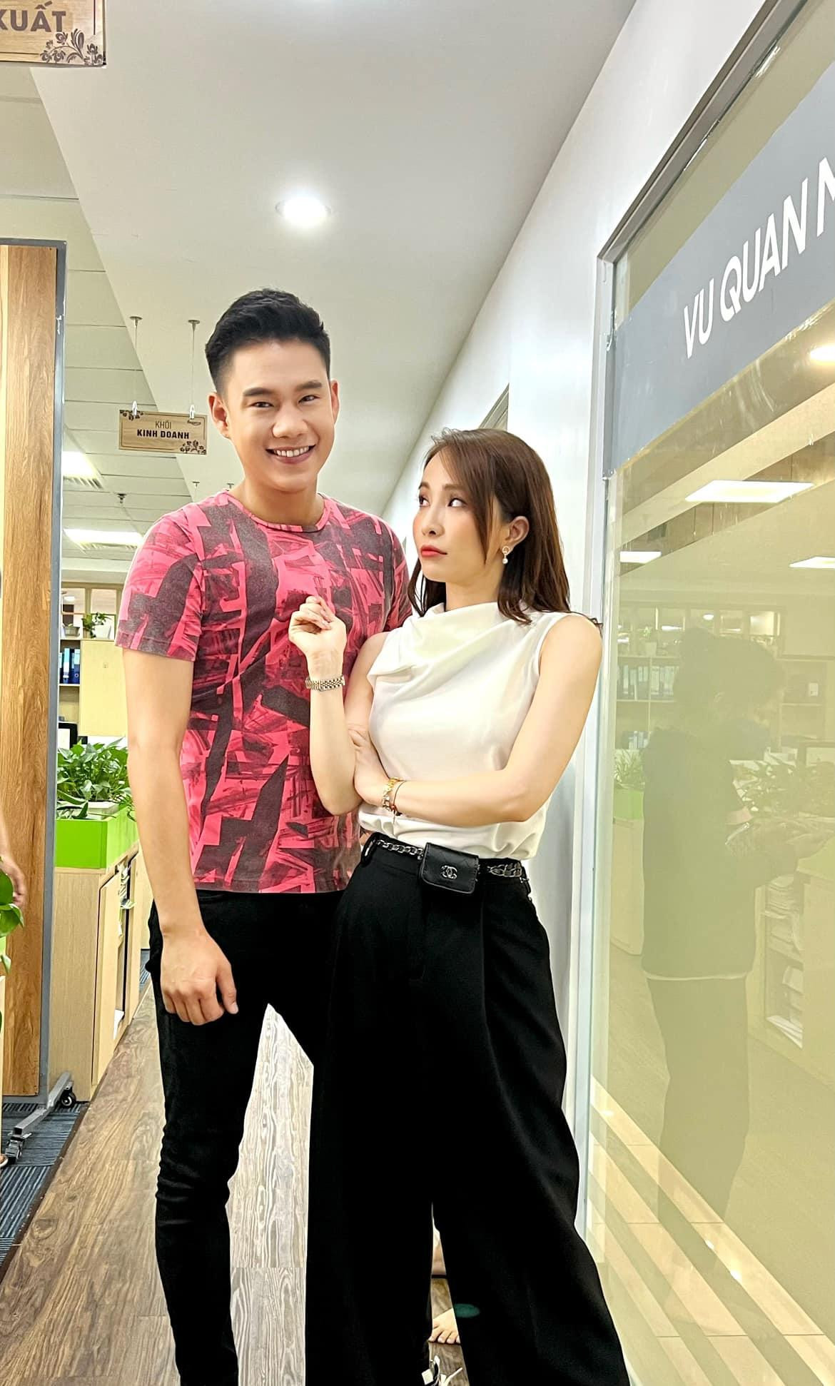 Ngoài đời, Quỳnh Nga lớn hơn Minh Hoàng 5 tuổi Ngoài đời, Quỳnh Nga lớn hơn Minh Hoàng 5 tuổi