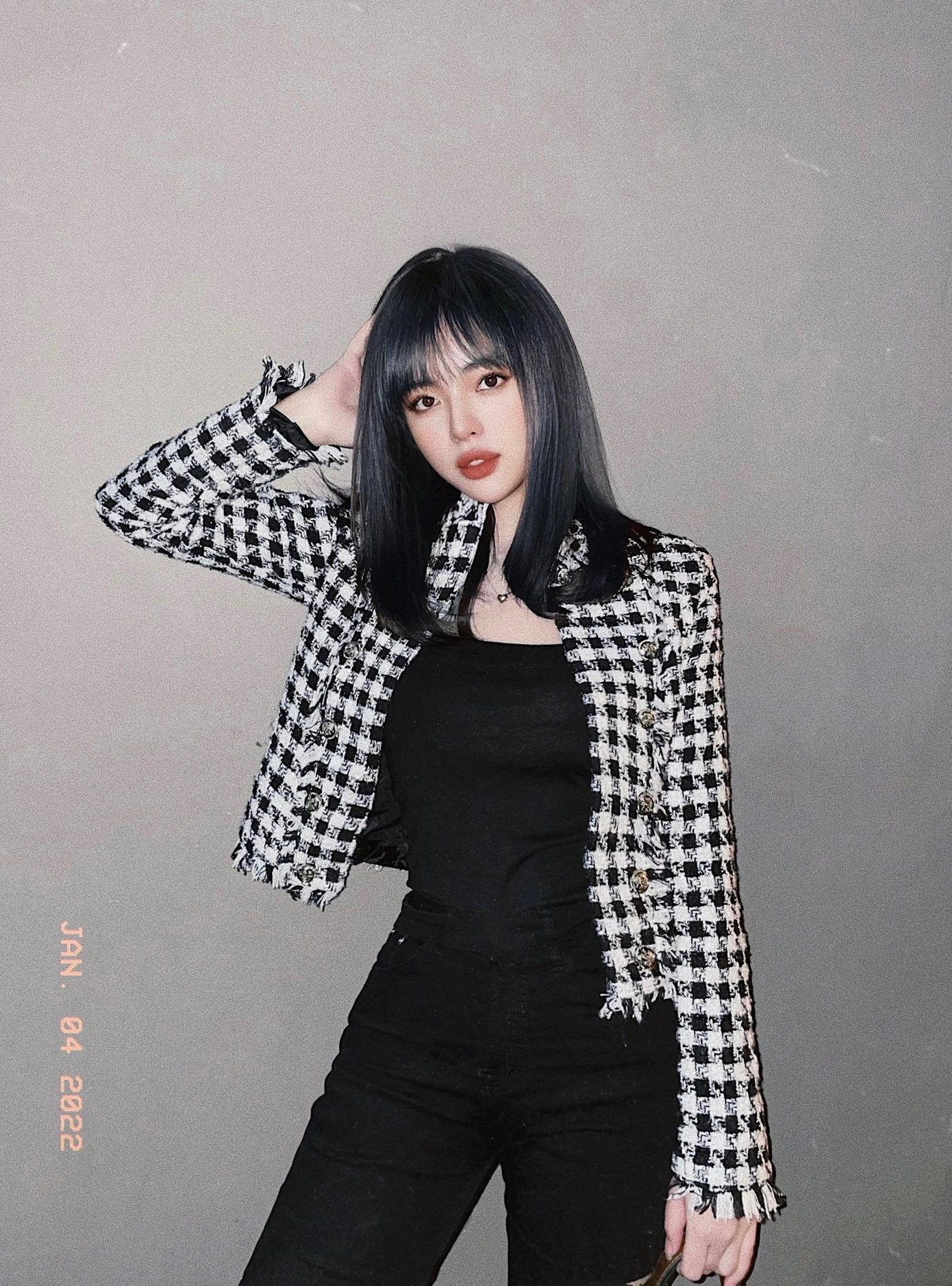 Diễm Quỳnh sở hữu gương mặt ưa nhìn, vóc dáng cao ráo, nóng bỏng, gu ăn mặc trẻ trung.