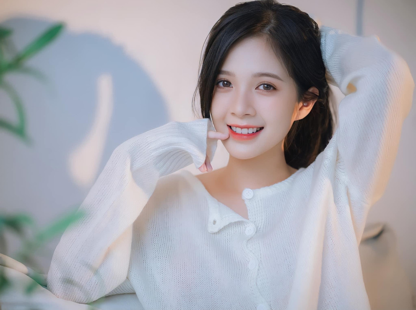 Trước đó, mỹ nhân sinh năm 1997 thường xuyên được giao vai nhí nhảnh, đáng yêu như vai Jun – Những ngày không quên, Khanh – Lối nhỏ vào đời…