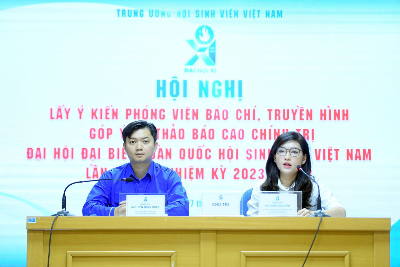 Chị Hồ Hồng Nguyễn, Trưởng ban Thanh niên Trường học T.Ư Đoàn, Phó Chủ tịch thường trực T.Ư Hội SVVN trao đổi tại hội nghị. Ảnh: Dương Triều