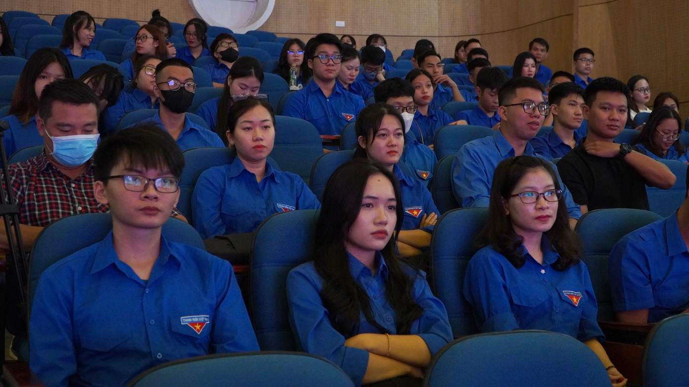 Các bạn trẻ tại chương trình giao lưu, tuyên dương