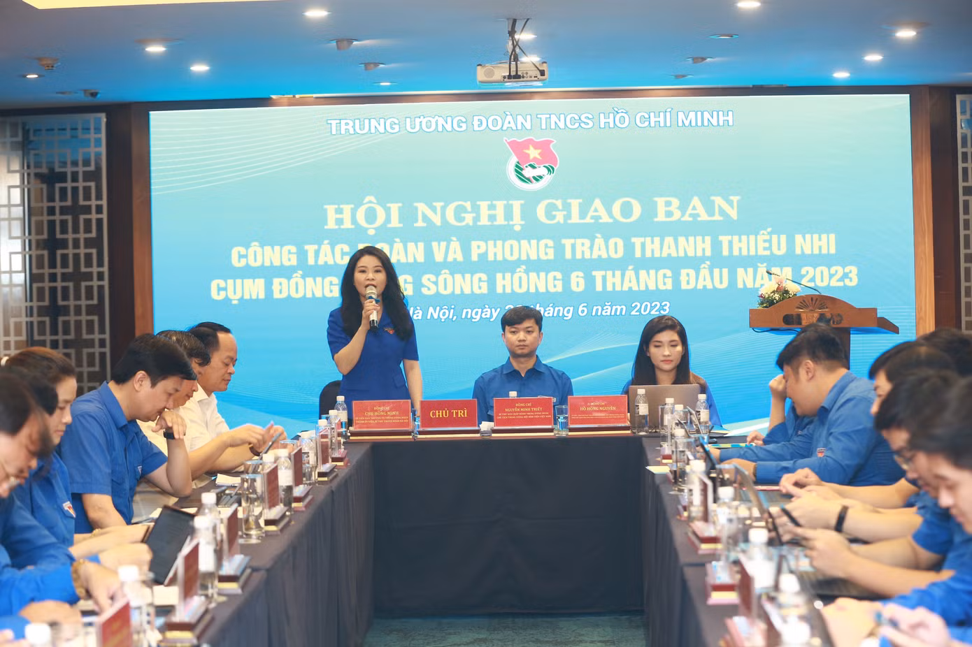 Chị Chu Hồng Minh, Bí thư Thành Đoàn Hà Nội, Cụm trưởng Cụm Đồng bằng sông Hồng thông tin kết quả của Cụm 6 tháng đầu năm 2023.