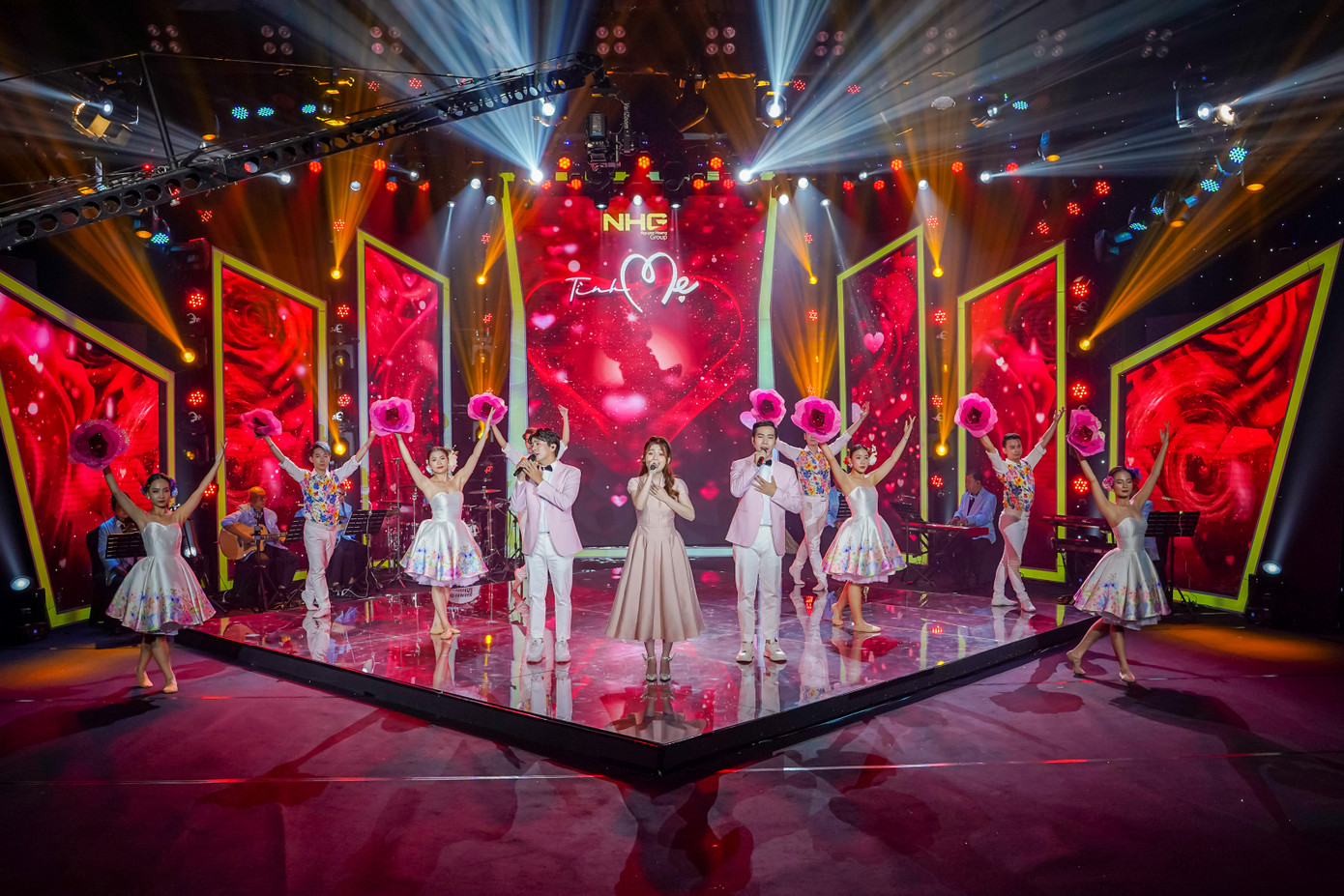 “Mẹ là Tình Yêu” năm 2023 được dàn dựng công phu