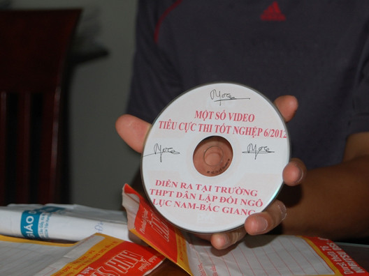 Bằng chứng gian lận thi cử gây chấn động dư luận được nộp về cơ quan chức năng sau khi đăng tải trên báo chí