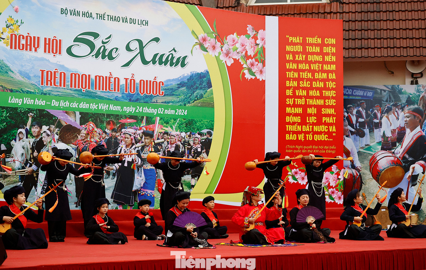 Một số tiết mục văn nghệ tại ngày hội.