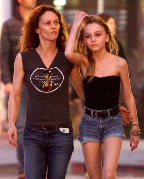 Vanessa và con gái Lily Rose. Vanessa và con gái Lily Rose