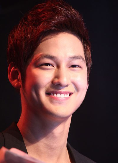 Anh đã có buổi giao lưu thoải mái trước hàng nghìn fan Việt