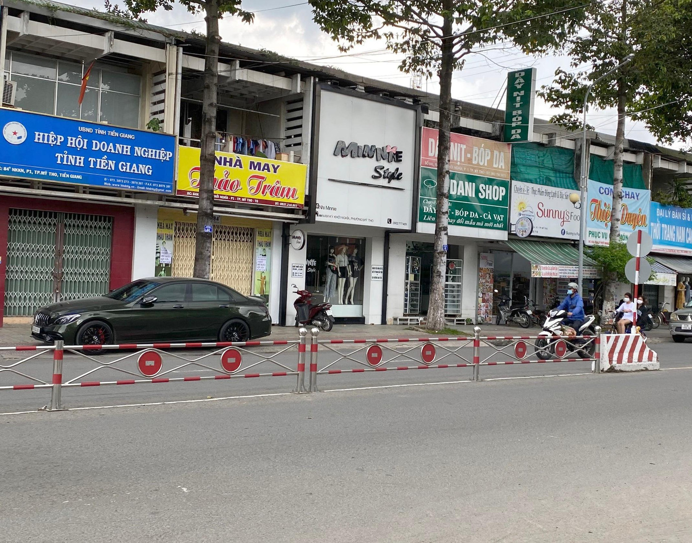 Dãy nhà công vụ nằm trên đường Nam Kỳ Khởi Nghĩa, phường 1, TP. Mỹ Tho. Dãy nhà công vụ nằm trên đường Nam Kỳ Khởi Nghĩa, phường 1, TP. Mỹ Tho.