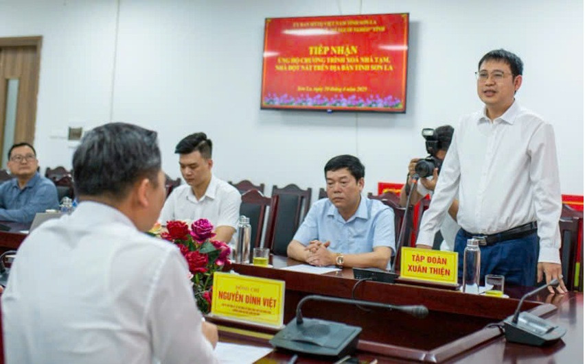 Ông Nguyễn Huy Hoàng cho biết Tập đoàn Xuân Thiện sẽ tiếp tục đầu tư vào tỉnh Sơn La trong thời gian tới. Ông Nguyễn Huy Hoàng cho biết Tập đoàn Xuân Thiện sẽ tiếp tục đầu tư vào tỉnh Sơn La trong thời gian tới.